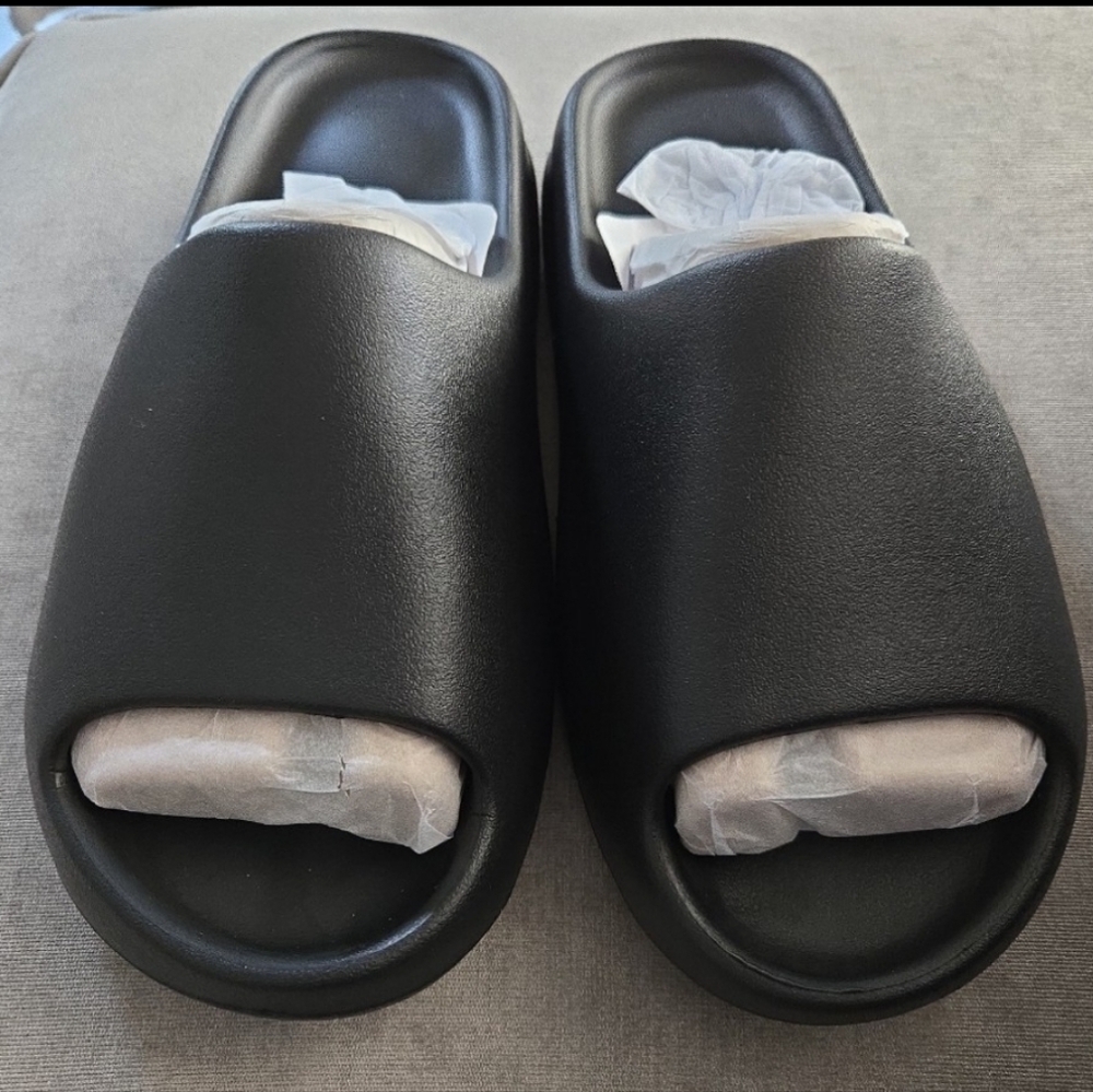 Yeezy.com YS-01 Sandals              New never worn